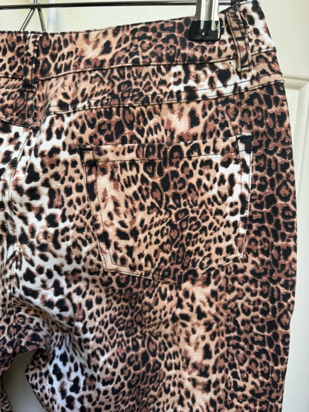 Y Jessi New York Leopard Animal Print Tan Black White Pant Legging size jr Large